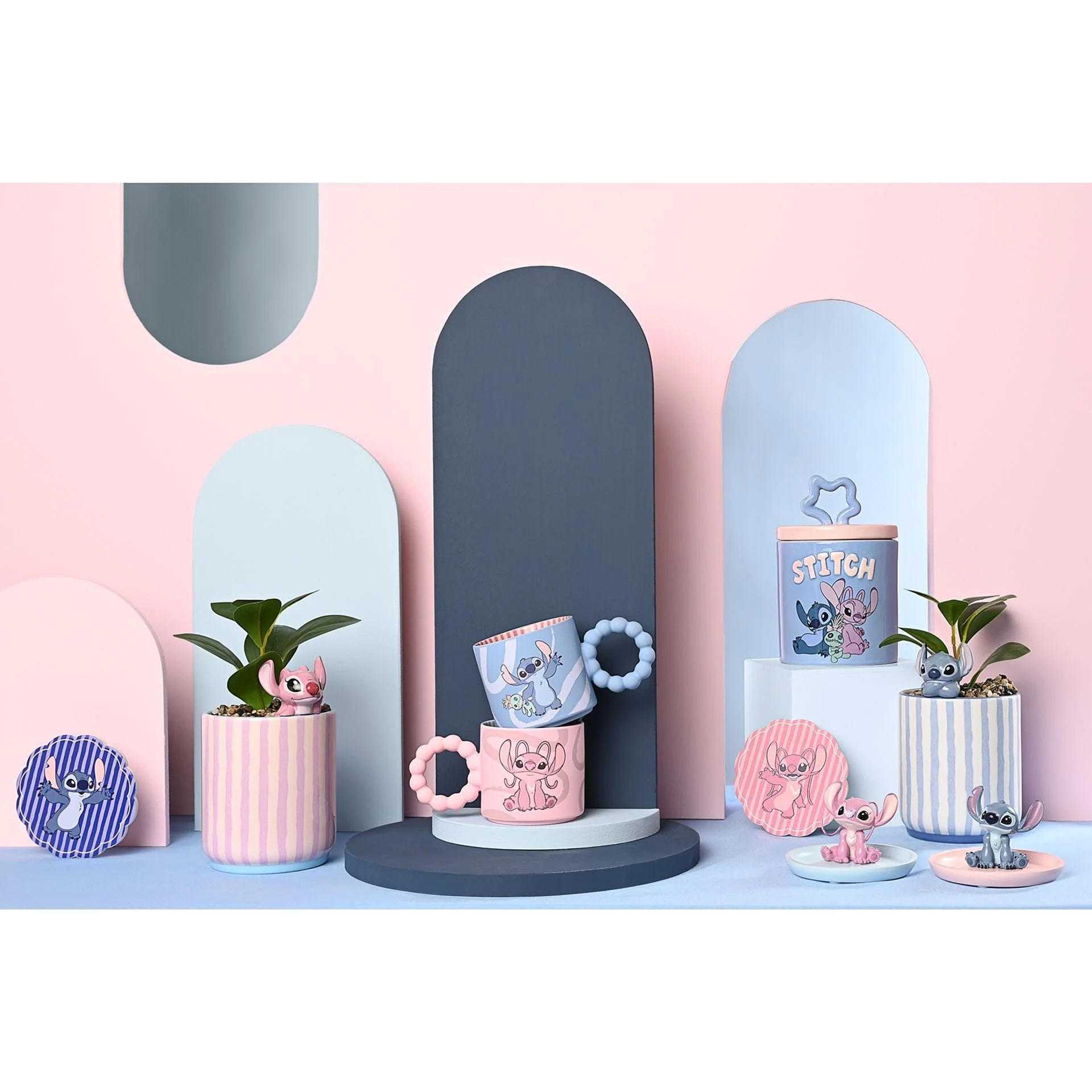 Disney Home Stitch Planter with 3D Stitch & Faux Plant - Image 7