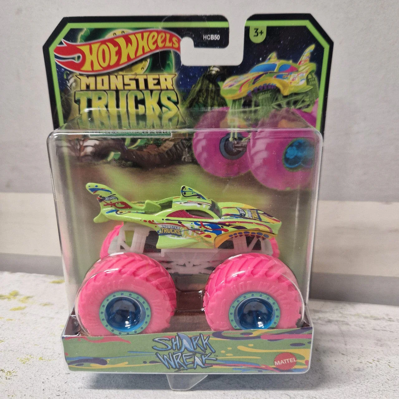 Hot Wheels Glow in the Dark - Shark Wreak New Packaging