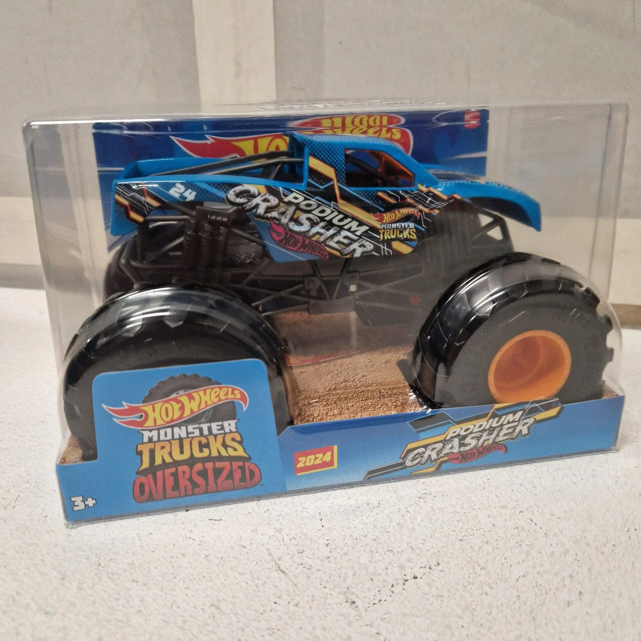 Hot Wheels Monster Trucks Oversized Podium Crasher